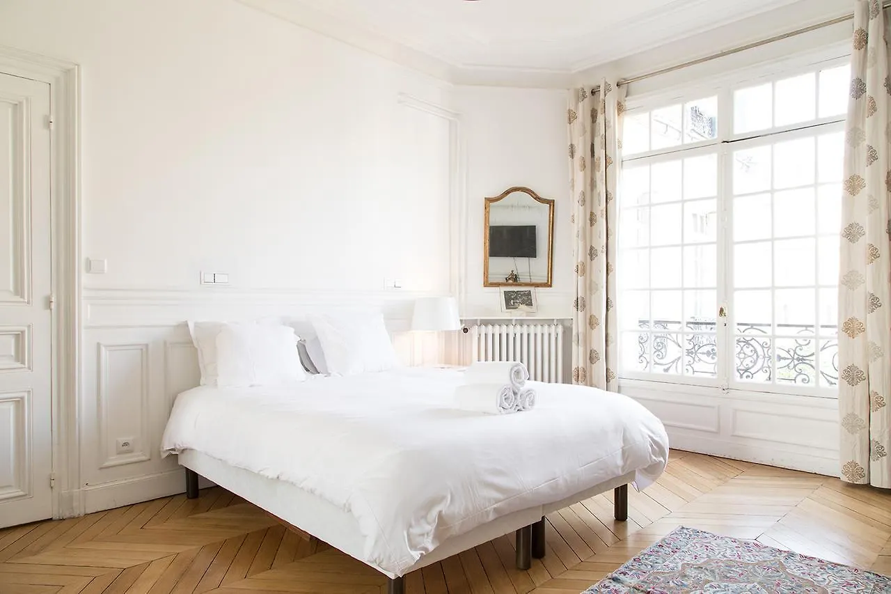 Apartament Private Apartment - Maubourg - Eiffel Tower Paryż