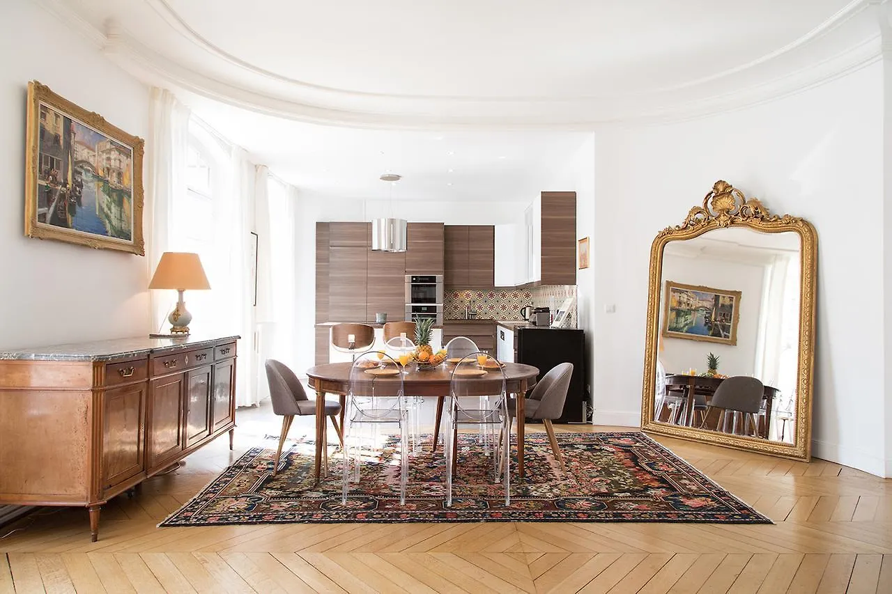 Private Apartment - Maubourg - Eiffel Tower アパート
