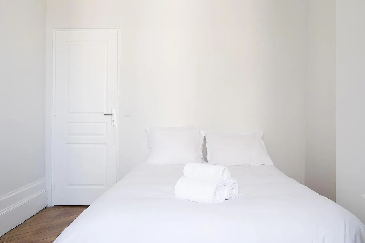Private Apartment - Maubourg - Eiffel Tower *
