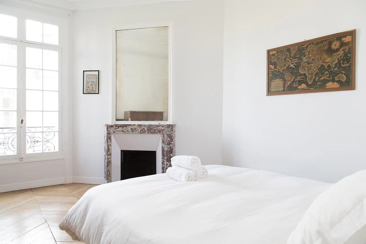 Private Apartment - Maubourg - Eiffel Tower Apartment